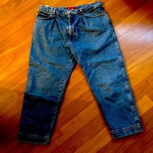 Hugo Boss Cropped Jeans.